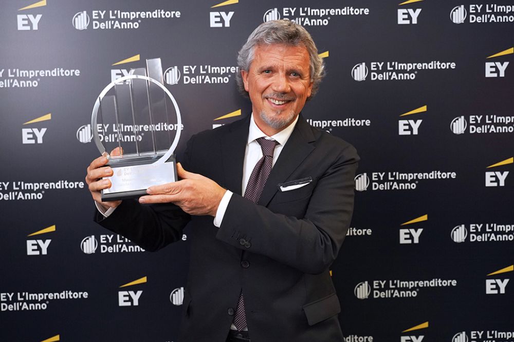 CEO USCO S.p.A Массимо Галассини был награжден премией  EY «Предприниматель года™ » в категории  «Производство и автомобилестроение»